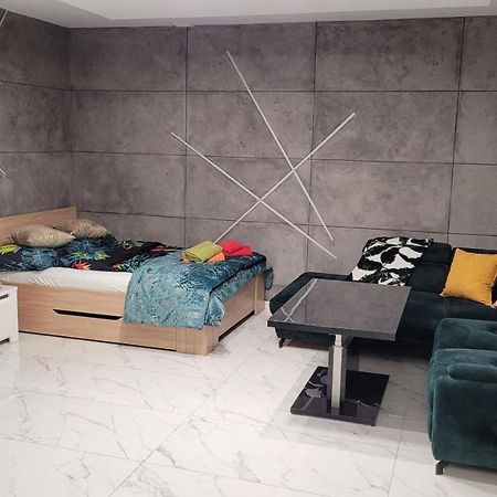Apartament Dubaj Γκλίβιτσε Εξωτερικό φωτογραφία